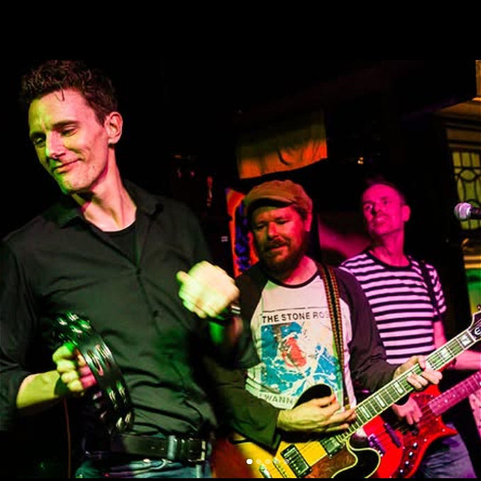 Replica – 00’s VS. 90’s night